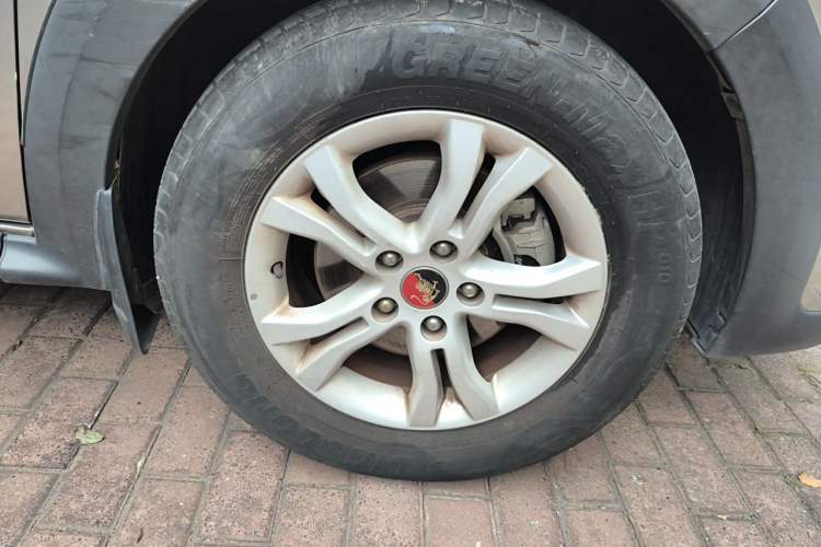 Used FORTHING Joyear XV 2015 1.6L CVT Comfort Model Right Front Wheel Hub
