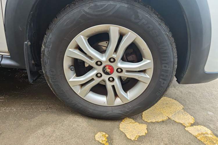 Used FORTHING Joyear XV 2015 1.6L CVT Comfort Model Right Front Wheel Hub
