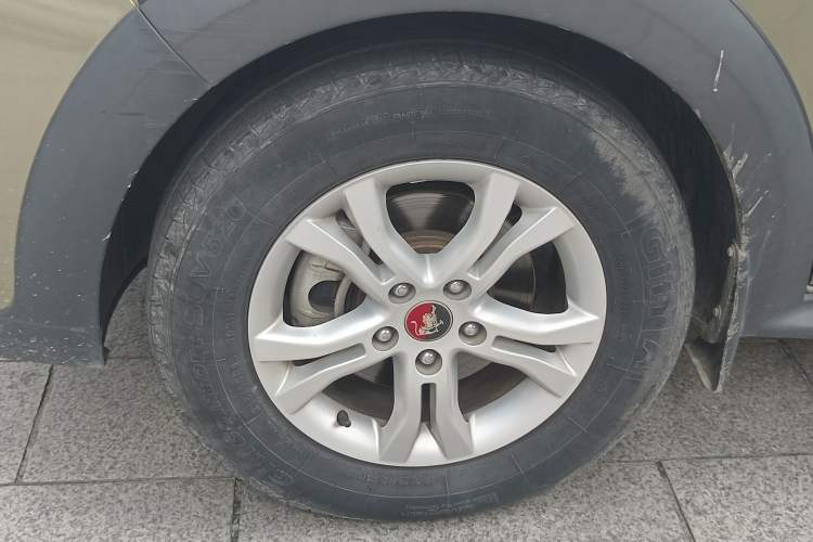 Used FORTHING Joyear XV 2015 1.6L CVT Luxury Model Left Front Wheel Hub