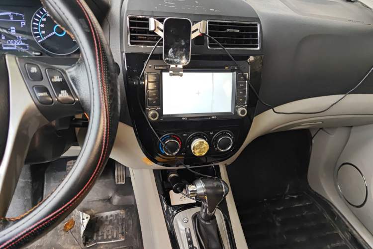 Used FORTHING Joyear XV 2015 1.6L CVT Luxury Model Audio And AC Panel