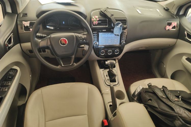 Used FORTHING Joyear XV 2015 1.6L CVT Comfort Model Center Console