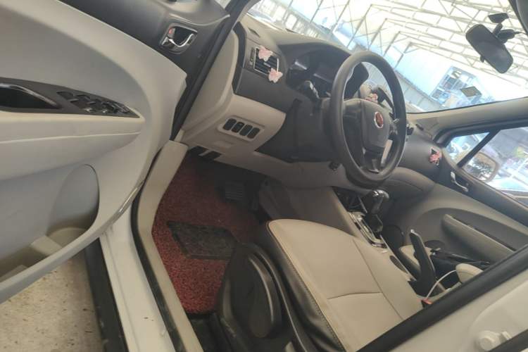 Used FORTHING Joyear XV 2015 1.6L CVT Comfort Model Driver Seat