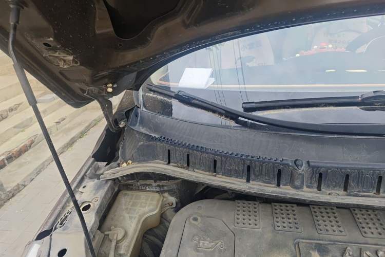 Used FORTHING Joyear XV 2015 1.6L CVT Comfort Model Engine Bay Right