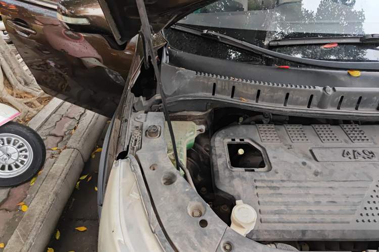 Used FORTHING Joyear XV 2015 1.6L CVT Luxury Model Engine Bay Right
