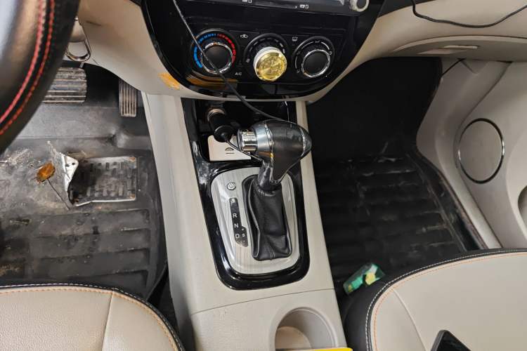 Used FORTHING Joyear XV 2015 1.6L CVT Luxury Model Gear Lever
