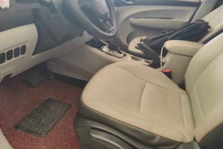 Used FORTHING Joyear XV 2015 1.6L CVT Comfort Model Left Front Seat
