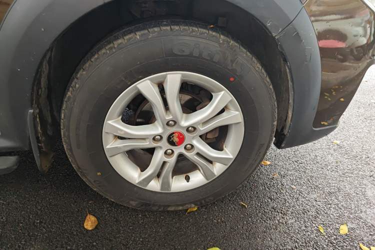 Used FORTHING Joyear XV 2015 1.6L CVT Luxury Model Right Front Wheel Hub