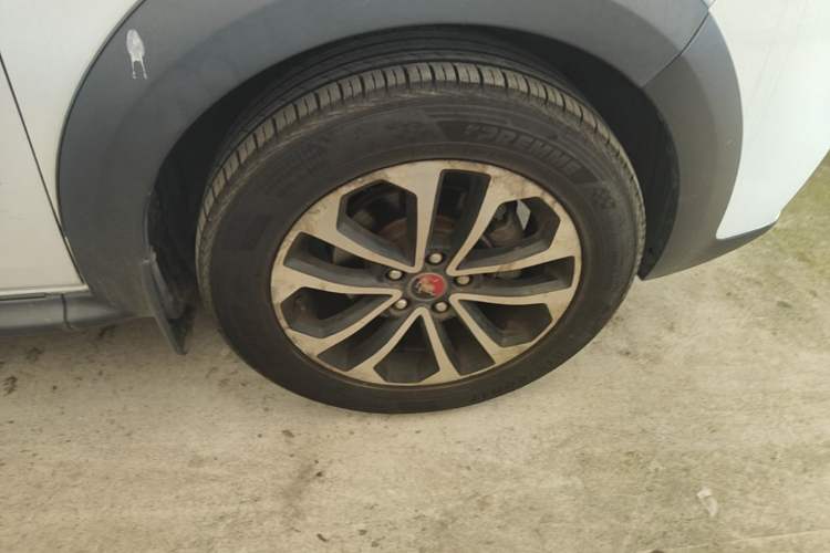 Used FORTHING Joyear XV 2015 1.6L CVT Comfort Model Right Front Wheel Hub