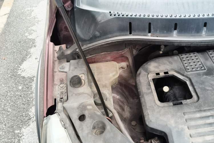 Used FORTHING Joyear XV 2015 1.6L CVT Luxury Model Engine Bay Right