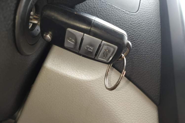 Used FORTHING Joyear XV 2015 1.6L CVT Comfort Model Interior 1