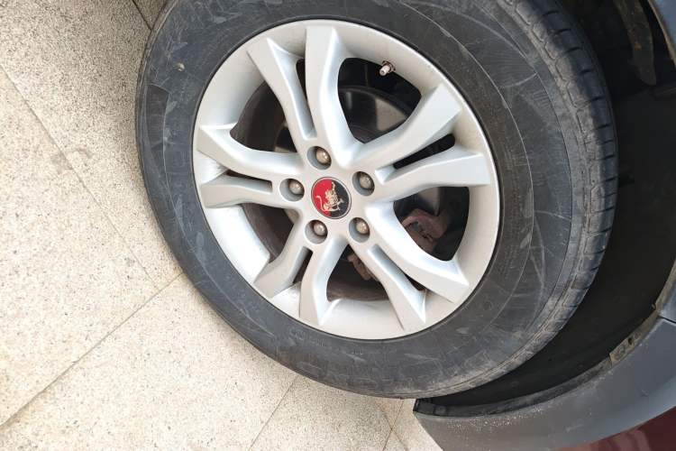 Used FORTHING Joyear XV 2015 1.6L CVT Luxury Model Right Front Wheel Hub