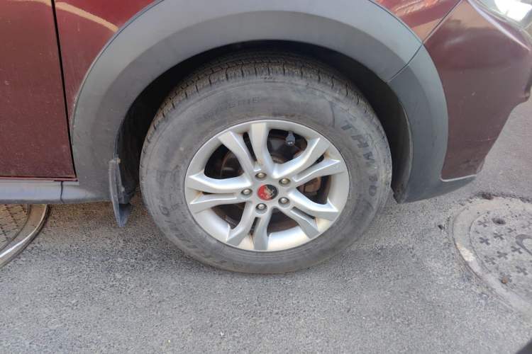 Used FORTHING Joyear XV 2015 1.6L CVT Comfort Model Right Front Wheel Hub