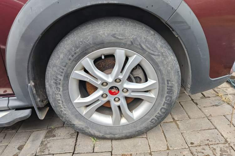 Used FORTHING Joyear XV 2015 1.6L CVT Luxury Model Right Front Wheel Hub