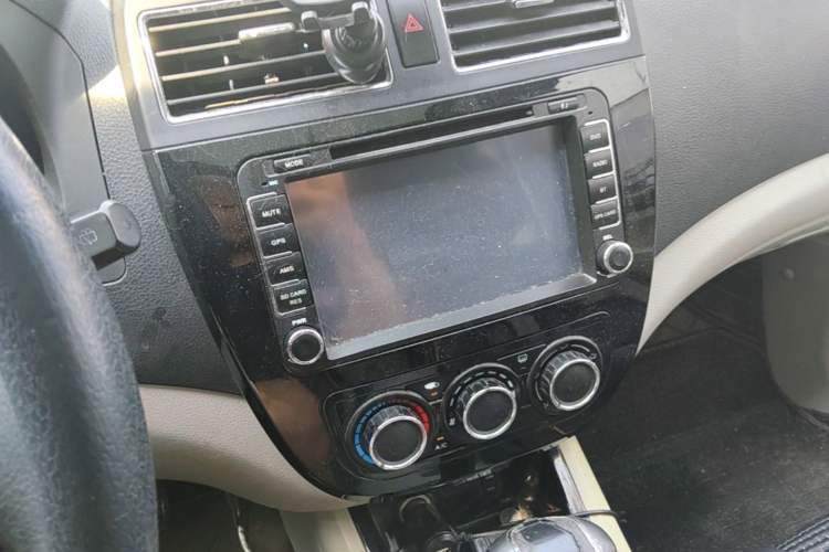 Used FORTHING Joyear XV 2015 1.6L CVT Luxury Model Audio And AC Panel