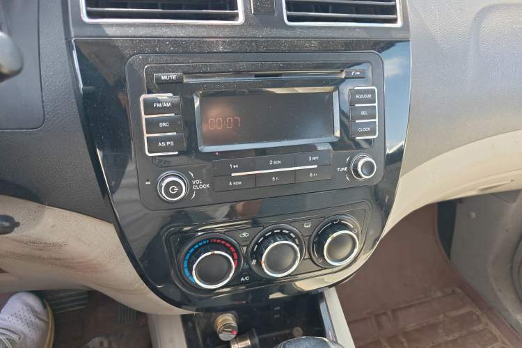 Used FORTHING Joyear XV 2015 1.6L CVT Luxury Model Audio And AC Panel