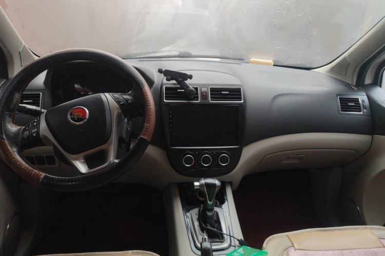 Used FORTHING Joyear XV 2015 1.6L CVT Luxury Model Center Console