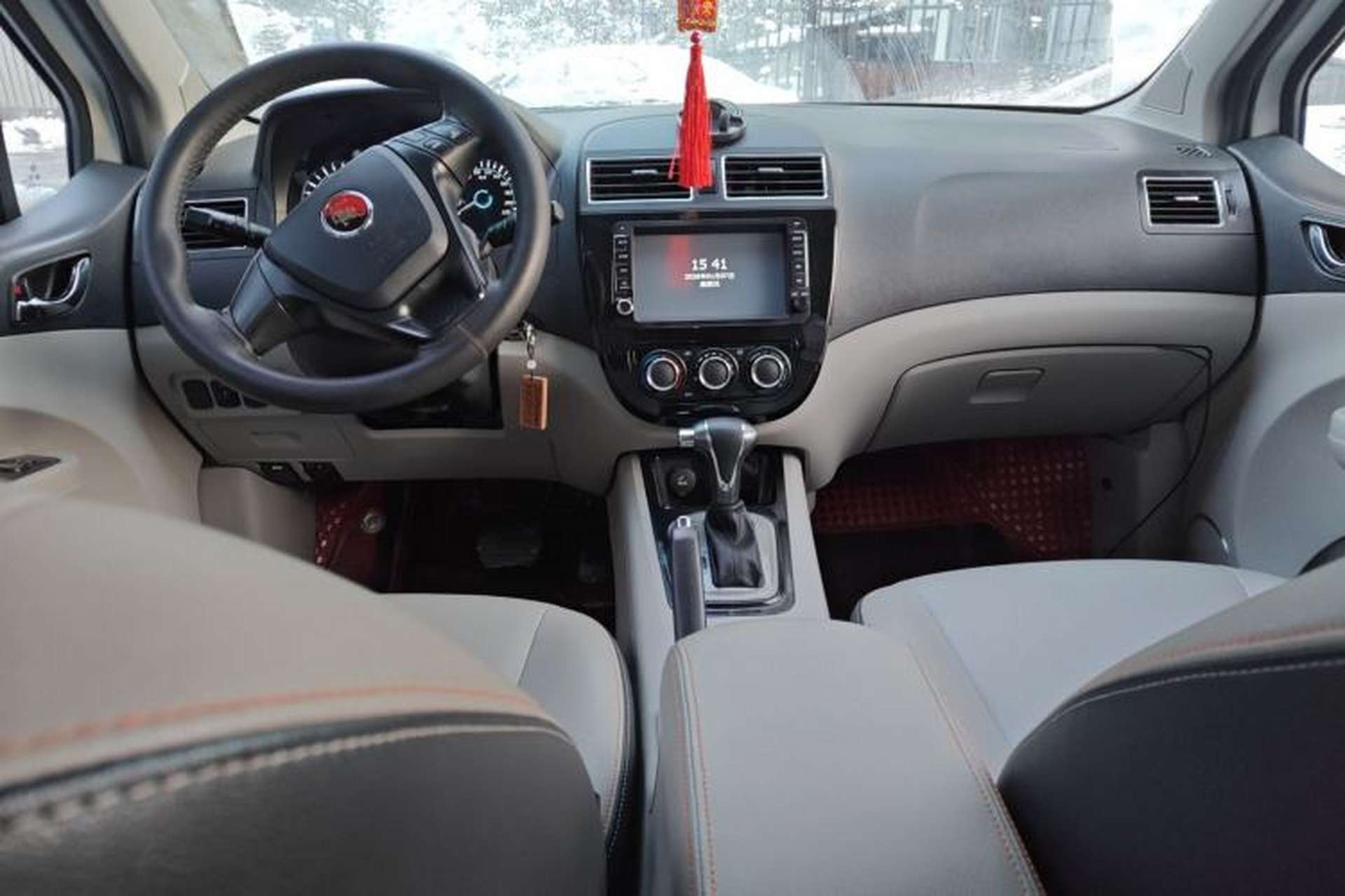 Used FORTHING Joyear XV 2015 1.6L CVT Comfort Model Center Console