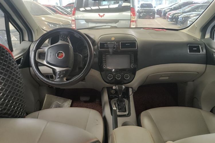 Used FORTHING Joyear XV 2015 1.6L CVT Luxury Model Center Console