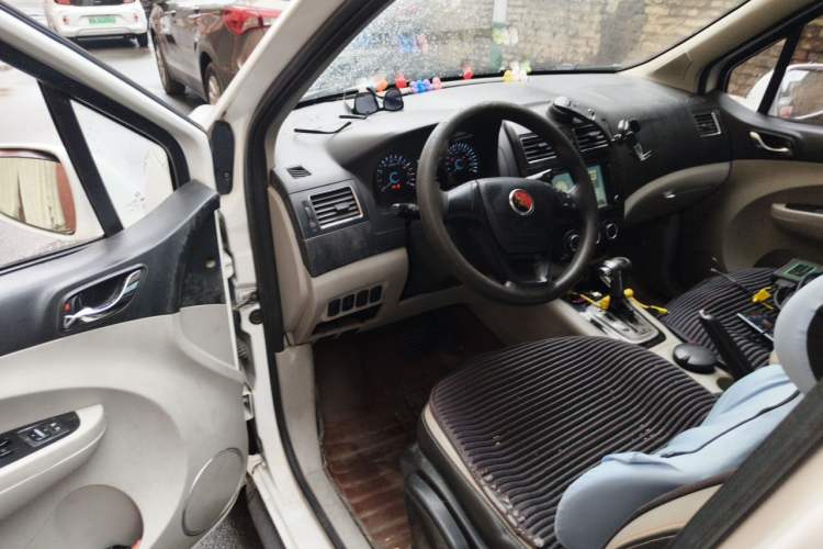 Used FORTHING Joyear XV 2015 1.6L CVT Comfort Model Driver Seat