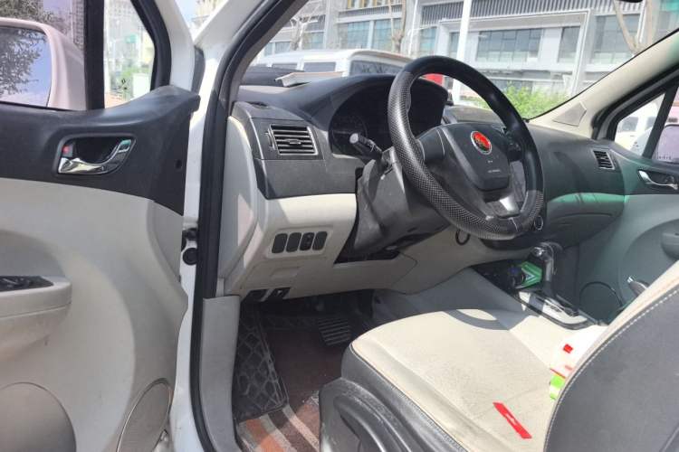 Used FORTHING Joyear XV 2015 1.6L CVT Comfort Model Driver Seat