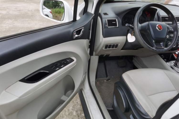 Used FORTHING Joyear XV 2015 1.6L CVT Comfort Model Driver Seat