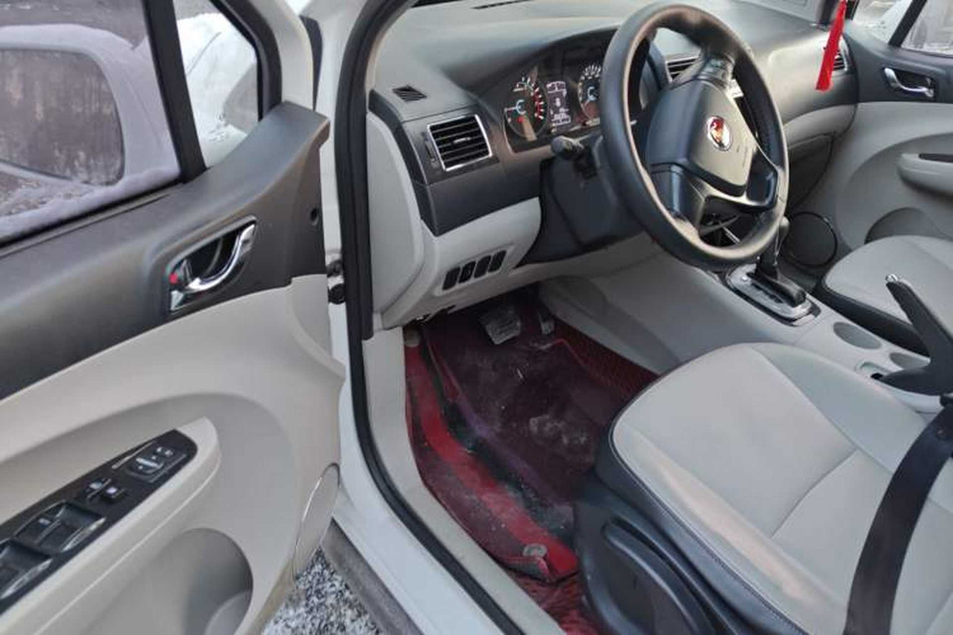 Used FORTHING Joyear XV 2015 1.6L CVT Comfort Model Driver Seat