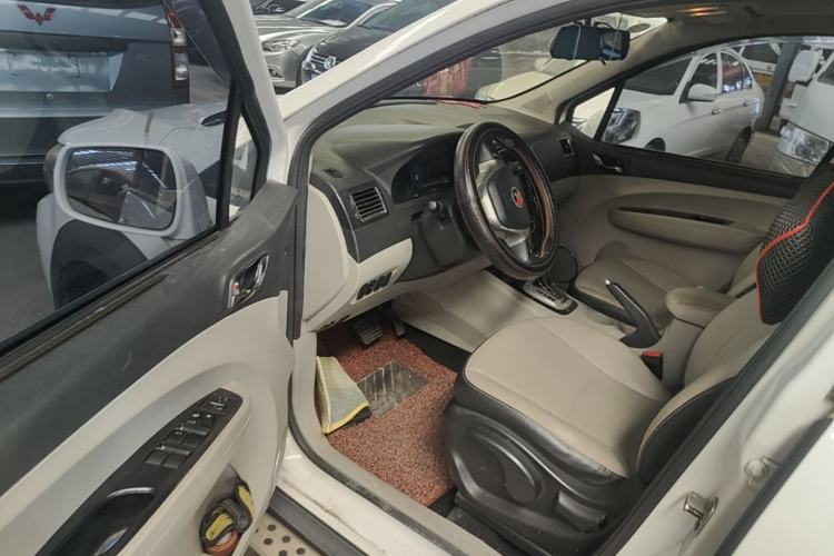 Used FORTHING Joyear XV 2015 1.6L CVT Luxury Model Driver Seat