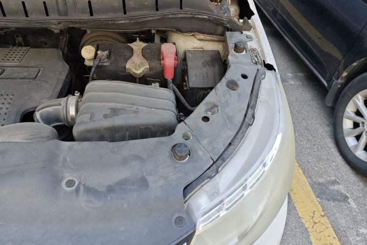 Used FORTHING Joyear XV 2015 1.6L CVT Comfort Model Engine Bay Left