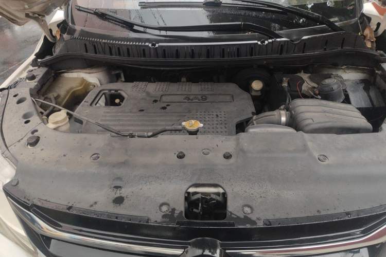 Used FORTHING Joyear XV 2015 1.6L CVT Luxury Model Engine Bay