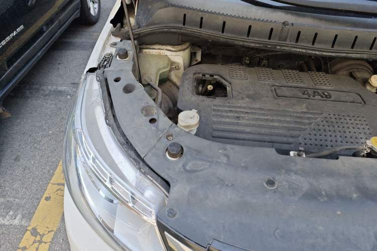 Used FORTHING Joyear XV 2015 1.6L CVT Comfort Model Engine Bay Right