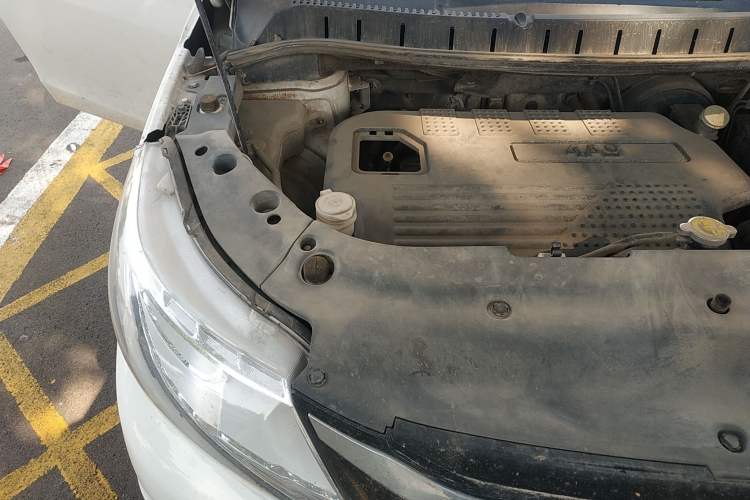Used FORTHING Joyear XV 2015 1.6L CVT Luxury Model Engine Bay Right
