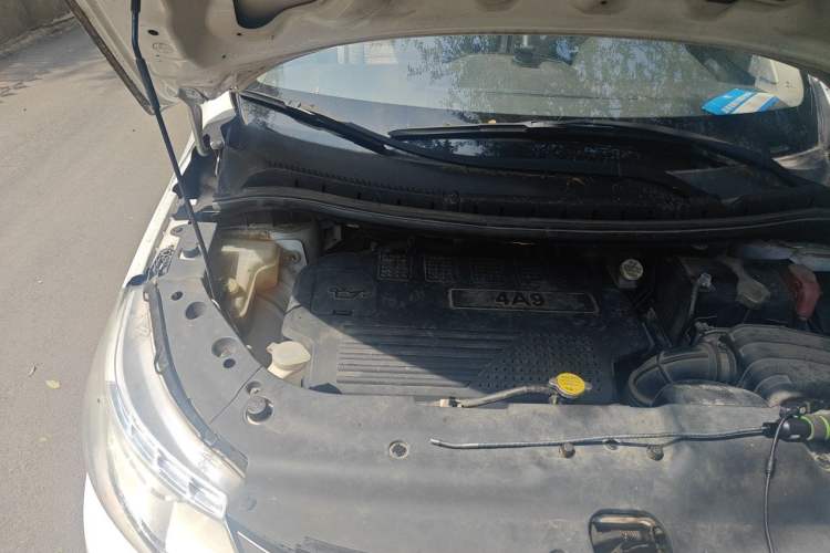 Used FORTHING Joyear XV 2015 1.6L CVT Luxury Model Engine Bay Right
