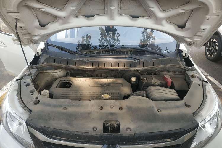 Used FORTHING Joyear XV 2015 1.6L CVT Luxury Model Engine Bay