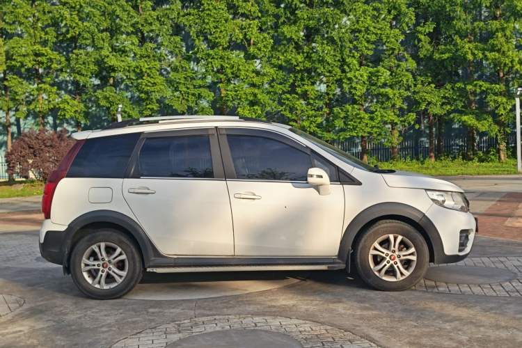 Used FORTHING Joyear XV 2015 1.6L CVT Luxury Model Exterior 3