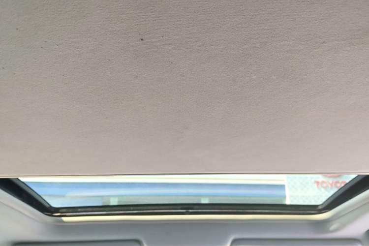 Used FORTHING Joyear XV 2015 1.6L CVT Luxury Model Headliner