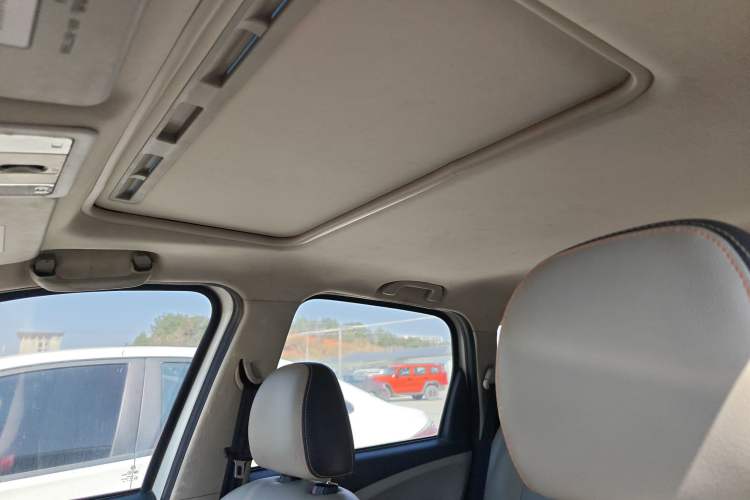 Used FORTHING Joyear XV 2015 1.6L CVT Luxury Model Headliner