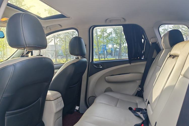 Used FORTHING Joyear XV 2015 1.6L CVT Luxury Model Interior 3