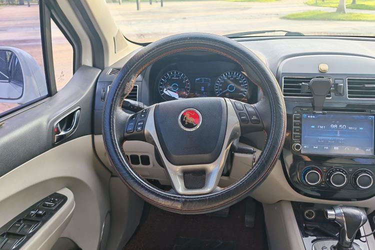 Used FORTHING Joyear XV 2015 1.6L CVT Luxury Model Interior 6