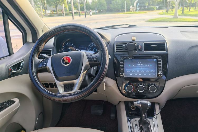 Used FORTHING Joyear XV 2015 1.6L CVT Luxury Model Interior 7