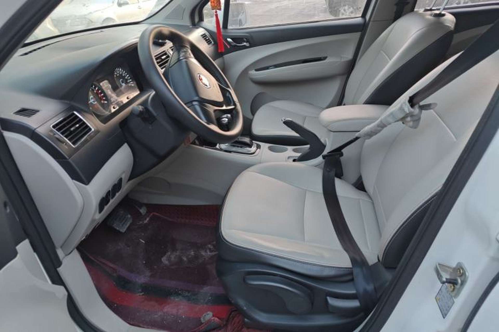 Used FORTHING Joyear XV 2015 1.6L CVT Comfort Model Left Front Seat