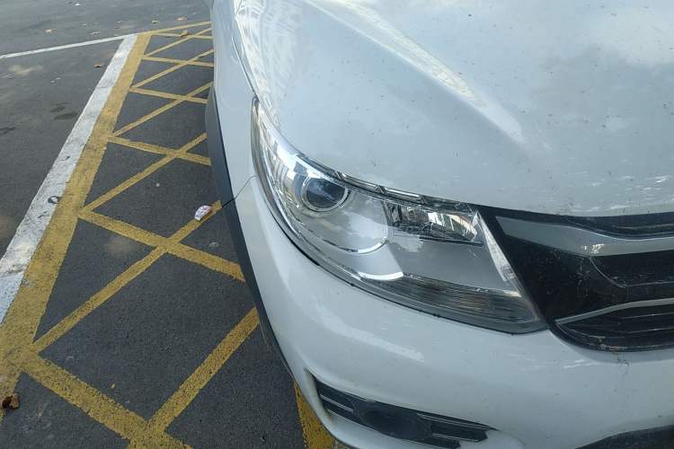Used FORTHING Joyear XV 2015 1.6L CVT Luxury Model Right Front Headlight