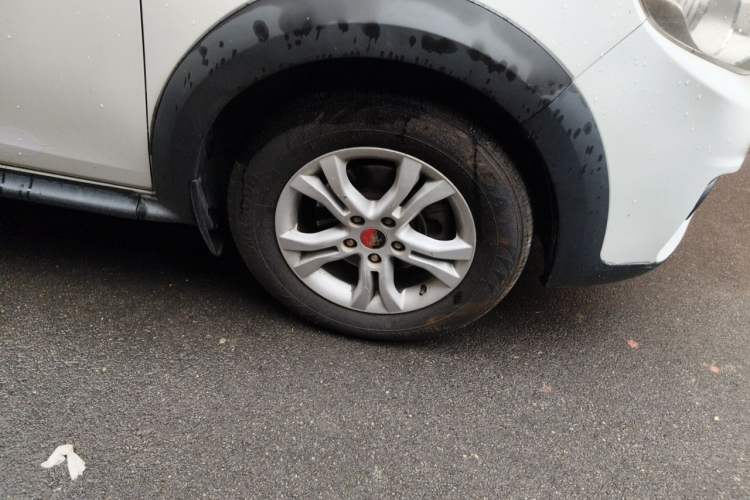 Used FORTHING Joyear XV 2015 1.6L CVT Comfort Model Right Front Wheel Hub