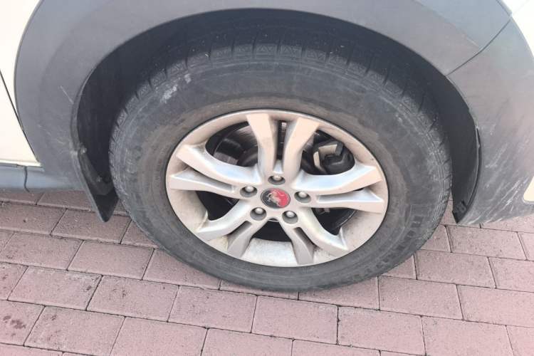 Used FORTHING Joyear XV 2015 1.6L CVT Comfort Model Right Front Wheel Hub