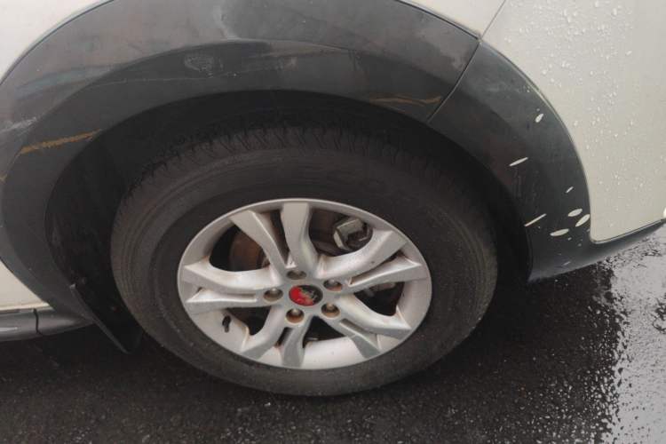 Used FORTHING Joyear XV 2015 1.6L CVT Luxury Model Right Front Wheel Hub
