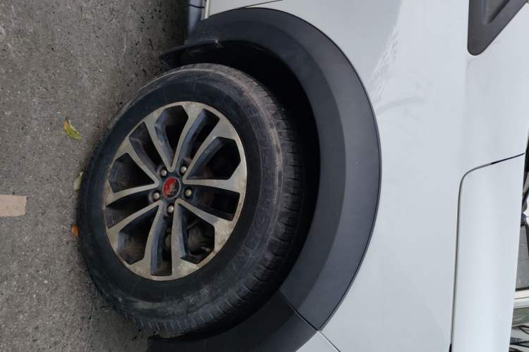 Used FORTHING Joyear XV 2015 1.6L CVT Comfort Model Right Front Wheel Hub