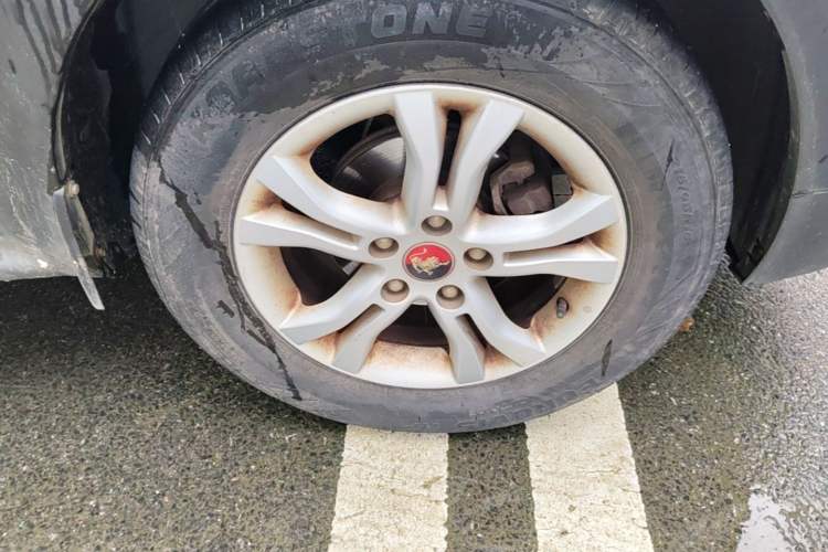 Used FORTHING Joyear XV 2015 1.6L CVT Comfort Model Right Front Wheel Hub