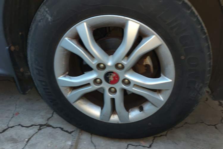 Used FORTHING Joyear XV 2015 1.6L CVT Luxury Model Right Front Wheel Hub