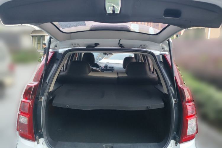 Used FORTHING Joyear XV 2015 1.6L CVT Comfort Model Trunk