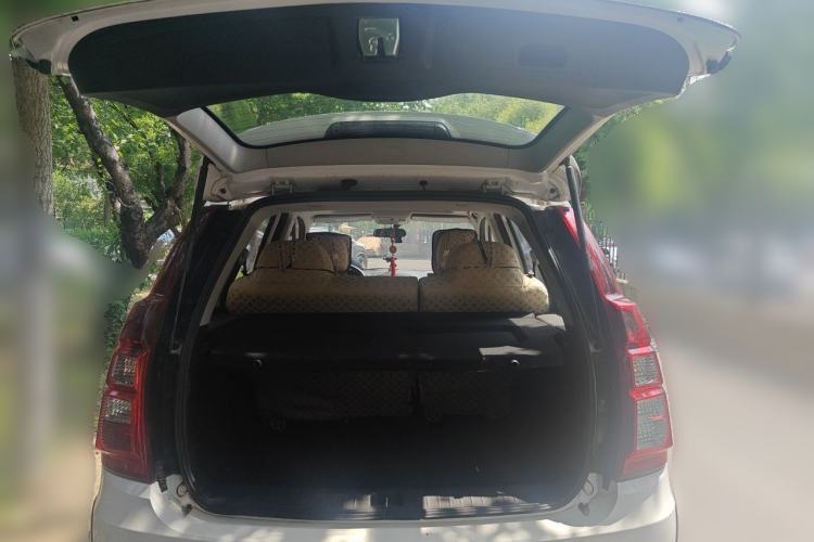 Used FORTHING Joyear XV 2015 1.6L CVT Luxury Model Trunk