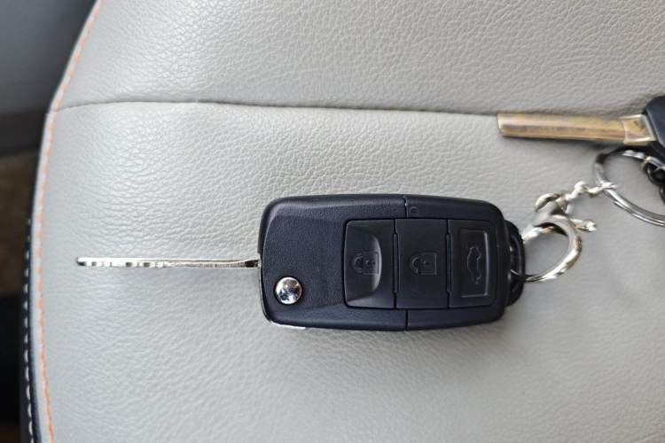 Used FORTHING Joyear XV 2015 1.6L CVT Comfort Model Vehicle Key